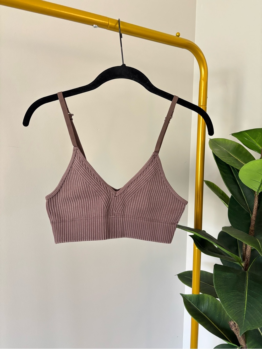 Ribbed V-Neck Sports Bra with Adjustable Racerback Straps